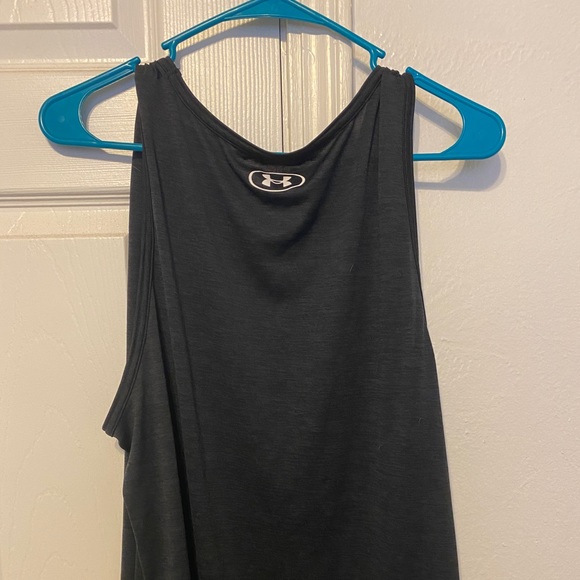✨Under Armour workout tank - Picture 3 of 3